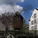 Rare Appartement D\'Architecte En Haut De Montmartre